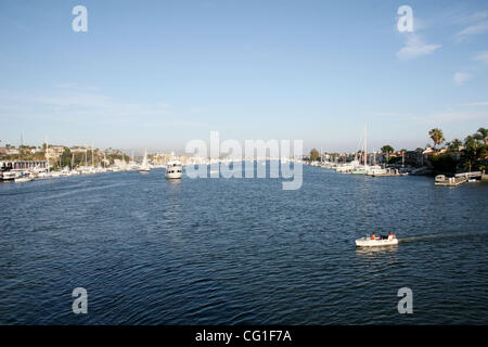 Aug 13, 2007 - Newport Beach, CA, USA - A view of the beautiful Newport Harbor in Newport Beach from the water.  To the left is Balboa Island and to the right is the Balboa Peninsula. (Credit Image: © Camilla Zenz/ZUMA Press) Stock Photo