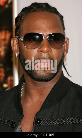 Aug 15, 2007 - New York, NY, USA - Singer R. KELLY at the New York premiere of 'Trapped in the Closet Chapters 13-22' held at IFC Center. (Credit Image: © Nancy Kaszerman/ZUMA Press) Stock Photo