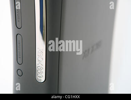 Aug 17, 2007 - Sydney, New South Wales, Australia - Microsoft announced today that the 'Elite' version of its Xbox 360 console will hit Australian stores on 30th August. Catering for the high-end AV enthusiast, the new model sports a glossy black finish similar to the PlayStation 3 and is equipped w Stock Photo