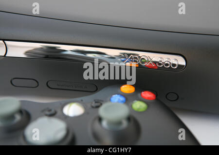 Aug 17, 2007 - Sydney, New South Wales, Australia - Microsoft announced today that the 'Elite' version of its Xbox 360 console will hit Australian stores on 30th August. Catering for the high-end AV enthusiast, the new model sports a glossy black finish similar to the PlayStation 3 and is equipped w Stock Photo
