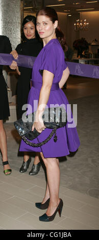 Aug 17, 2007 - New York, NY, USA - Actress DEBRA MESSING unveils the opening of 10022-Shoe, Saks Fifth Avenue's new shoe salon which is so big that it has it's own zip code. (Credit Image: © Nancy Kaszerman/ZUMA Press) Stock Photo