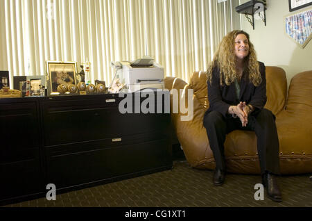 Roni Lynn Deutch, tax attorney and for years a queen of late-night TV ...