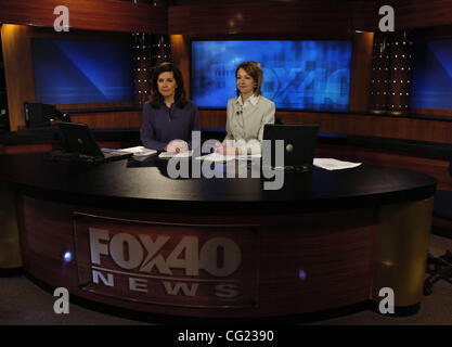 Natalie Bomke <cq>, RIGHT, the new co-anchor of the Fox 40 morning news program.  Her on-air partner is Nina Mehlhaf <cq>, LEFT.  Tuesday, January 16, 2007. Sacramento Bee/  Jay Mather Stock Photo