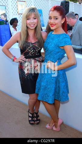Aug. 20, 2011 - Los Angeles, California, U.S. - Jennette McCurdy, Ariana Grande.  Project Angel Foods Presents  ''The 2011 Angel Awards''  held at  Project Angel Food  Hollywood, CA. August 20 - 2011.(Credit Image: Â© TLeopold/Globe Photos/ZUMAPRESS.com) Stock Photo