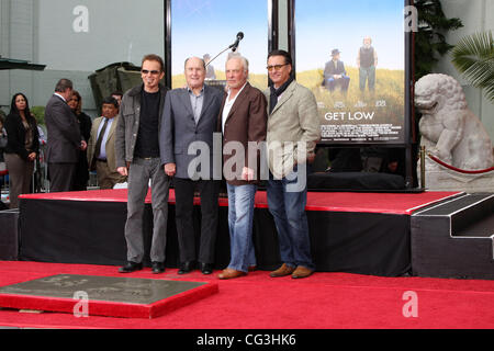 Billy Bob Thronton, Robert Duvall, James Caan and Andy Garcia Robert Duvall's Hand and Footprint Ceremony held at Grauman's Chinese Theatre  Los Angeles, California - 05.01.11 Stock Photo