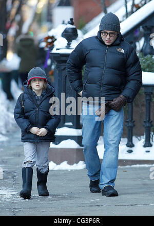 Matthew Broderick walking his son James Wilke Broderick to school New York City, USA - 13.01.11 Stock Photo