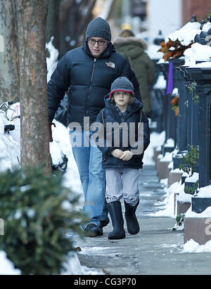 Matthew Broderick walking his son James Wilke Broderick to school New York City, USA - 13.01.11 Stock Photo