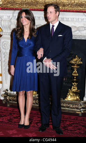 LONDON, ENGLAND - NOVEMBER 16: Prince William And Kate Middleton Pose ...