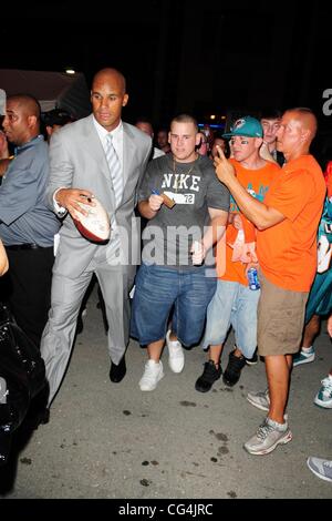 Jason Taylor Miami Dolphins vs. New York Jets NFL football game, held Sun Life Stadium - Arrivals  Miami, Florida - 26.09.10 Stock Photo