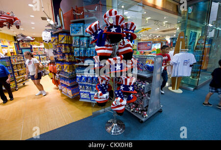 Aug. 24, 2012 - Tampa , FL, USA -  Convention hats for sale at Tampa International Airport.  Some 50,000 RNC vistors, 15,000 members of the news media and 10,000 protesters have begun arriving into the Tampa Bay area for the 2012 Republican National Convention. Credit:  ZUMA Press, Inc. / Alamy Live News Stock Photo