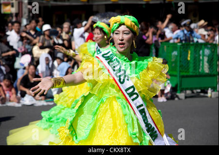 August 25 2012, Tokyo, Japan - Summer Samba Carnival 2012 in Asakusa. A total of 18 teams in two leagues compete for the contest of 31th Samba Carnival in Asakusa, Tokyo. Last year's festivities were canceled because of the Great East Japan Earthquake. (Photo by Rodrigo Reyes Marin/AFLO) Stock Photo
