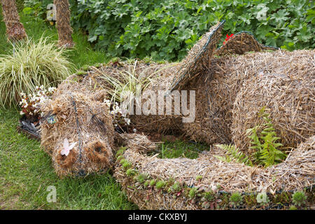 27 August 2012. Bisterne, New Forest National Park, Hampshire, UK. Bisterne Scarecrow Festival 2012. St Georges' dragon. Credit:  Carolyn Jenkins / Alamy Live News Stock Photo