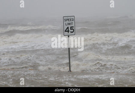 Storm surge flood waters from Hurricane Isaac rise above U. S. 90 in Gulfport, Miss., on Wednesday, August 29, 2012. ZUMA Press/James Edward Bates. Stock Photo