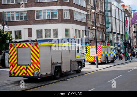 London, UK. 30th Aug 2012. A British Transport Police Emergency Response Unit outside Bond Street Station. Emergency Response Units called to London's Bond Street Station after fire alert on Jubilee Line. Credit:  Pete Maclaine / Alamy Live News Stock Photo