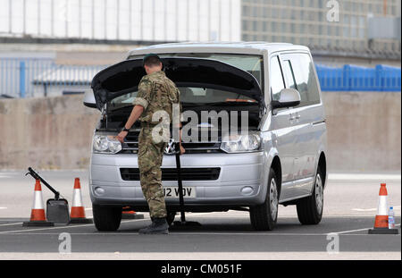 Army searching cars at a security checkpoint, UK Stock Photo - Alamy