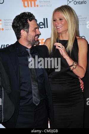 Gwyneth Paltrow and Mark Ruffalo film scenes on the set of their new