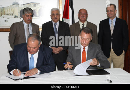 May 22, 2008 - Ramallah, West Bank, Palestinian Territory - Palestinian President Mahmoud Abbas (Abu Mazen) signs of two agreements between the Palestinian institution of education for employment, in the West Bank city of  Ramallah, on Sep. 15, 2012  (Credit Image: © Thaer Ganaim/APA Images/ZUMAPRESS.com) Stock Photo