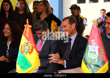 LA PAZ, BOLIVIA, 24th September 2012. Real Madrid Director of International Relations and former player Emilio Butragueño smiles during an opening ceremony for a sports school. Stock Photo