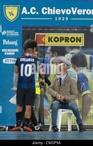 Wesley Sneijder (Inter), SEPTEMBER 26, 2012 - Football / Soccer : Wesley Sneijder of Inter leaves the pitch after being injured during the Italian 'Serie A' match between Chievo Verona 0-2  Inter at Stadio Marc'Antonio Bentegodi in Verona, Italy. (Photo by Maurizio Borsari/AFLO) Stock Photo