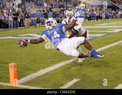 September 29, 2012 - Lexington, Kentucky, USA - UK's Raymond Sanders dives into the end zone for a first half touchdown as the University of Kentucky plays South Carolina at Commonwealth Stadium. South Carolina won the game 38-17. (Credit Image: © David Stephenson/ZUMAPRESS.com) Stock Photo