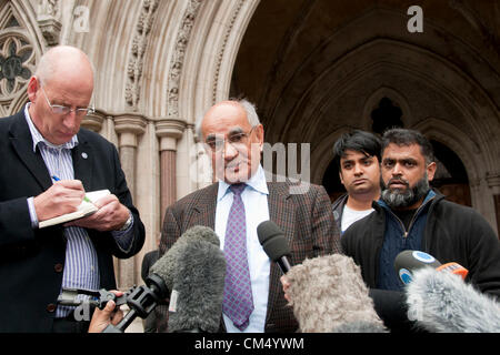 London, UK. 05/10/12. Ashfaq Ahmad, father of Babar Ahmad speaks after finding out his son has lost his last ditch extradition appeal. Credit:  Pete Maclaine / Alamy Live News Stock Photo