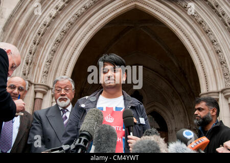 London, UK. 05/10/12. Hamja Ahsan, brother Tahla Ahsan speaks after finding out his brother has lost his last ditch extradition appeal. Credit:  Pete Maclaine / Alamy Live News Stock Photo