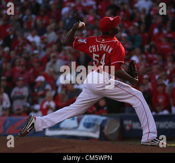 Cincinnati Reds pitcher Aroldis Chapman throws against the Seattle ...