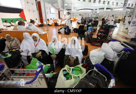 Oct. 11, 2012 - Jeddah, Jeddah, Saudi Arabia - Palestinian Muslim pilgrims arrive at the King Abdulaziz international airport as they prepare to go for their pilgrimage to Mecca, Oct. 12,2012. The event is held in preparation for carrying out the five pillars of Islam in the Holy Land, when they will make their Hajj to Mecca  (Credit Image: © Momen Faiz/APA Images/ZUMAPRESS.com) Stock Photo