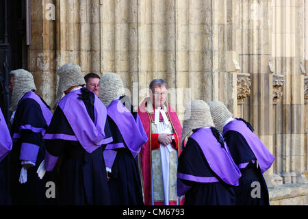 York, UK. 14th October, 2012. Judges, barristers and representatives of the legal community  processed through York today to the Minster for the annual Legal Service for the North-Eastern Circuit to mark the beginning of the legal year.  Representatives of the legal profession welcomed into York Minster. Stock Photo