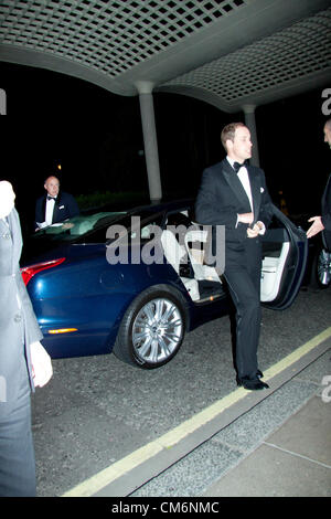 17th October 2012. London UK. Prince William The Duke of Cambridge attends The October Club Dinner as Patron of St Giles Trust founded in 1962 to help prevent criminals from re-offending by helping them find work and encouraging them to train as professionals. Credit:  amer ghazzal / Alamy Live News Stock Photo