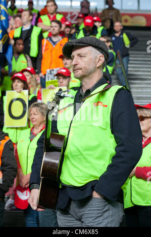 Billy Bragg performs at workers union protest in Melbourne, Australia. 19th October, 2012. Stock Photo