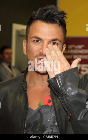 Peter Andre meets fans and signs copies of his new album 'Angels & Demons' at Sainsburys, London Colney, nr St Albans, Herts on October 29, 2012  Photo by Keith Mayhew/ Alamy live news. UK.  Stock Photo