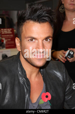 Peter Andre meets fans and signs copies of his new album 'Angels & Demons' at Sainsburys, London Colney, nr St Albans, Herts on October 29, 2012  Photo by Keith Mayhew/ Alamy live news. UK.  Stock Photo