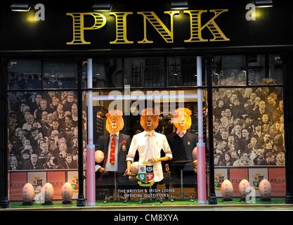 Thomas Pink Exclusive Mens Shirt Shop, Jermyn Street, Mayfair, London Stock  Photo - Alamy