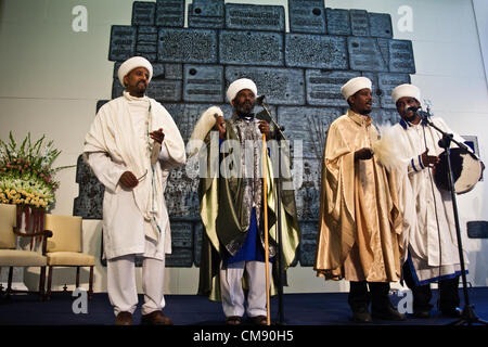 Jerusalem, Israel. 31st October 2012. Kessim, Jewish Ethiopian religious leaders, sing at a ceremony opening the Sigd festivities in the President’s Residence. Jerusalem, Israel. 31-Oct-2012.  President Peres opens the Sigd festivities, hosting children and dignitaries from the Jewish Ethiopian community, Beta-Israel, at his residence. The Sigd symbolizes Beta-Israel’s yearning for Jerusalem while living in seclusion for over 1,000 years. Credit:  Nir Alon / Alamy Live News Stock Photo
