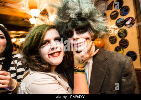Aberystwyth, UK. 31st October 2012. Groups of Aberystwyth University students in fancy dress out partying on Halloween Night., Wales UK, Oct 31 2012 Stock Photo