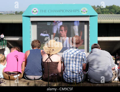 VIEW FROM MURRAY MOUNT OF COUR THE WIMBLEDON CHAMPIONSHIPS 20 THE ALL ENGLAND TENNIS CLUB WIMBLEDON LONDON ENGLAND 28 June 20 Stock Photo