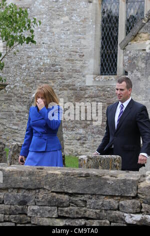 Cherington Gloucestershire,UK. 30 June, 2012. Autumn Phillips and Peter Phillips after the christening of their daughter Isla Phillips at St. Nicholas' Church in Cherington Stock Photo