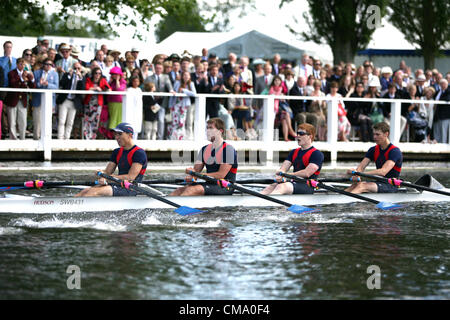 01.07.2012. Henley-on-Thames, Oxfordshire, England. The Henley Royal Regatta 2012. Sir William Borlase's Grammar School in action against Marlow Rowing Club 'A' during the last day of the Henley Royal Regatta Stock Photo