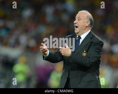 01.07.2012 Kiev, Ukraine.  Spain's coach Vicente del Bosque gestures during the UEFA EURO 2012 final soccer match Spain vs. Italy at the Olympic Stadium in Kiev, Ukraine, 01 July 2012. Stock Photo