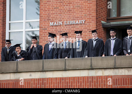 Birmingham Uk. Friday 6th July 2012. Students at University of Birmingham, England after their graduation ceremony. Stock Photo