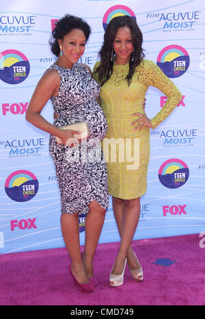 July 22, 2012 - Los Angeles, California, U.S. - Tamera & Tia Mowry arrives for the Teen Choice Awards 2012 at the Gibson Ampitheatre. (Credit Image: © Lisa O'Connor/ZUMAPRESS.com) Stock Photo