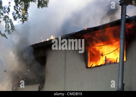 July 21, 2012 - Modesto, CA, USA - An apartment fire on Robertson Rd in Modesto CA destroyed several apartments July 21th 2012. (Credit Image: © Marty Bicek/ZUMAPRESS.com) Stock Photo