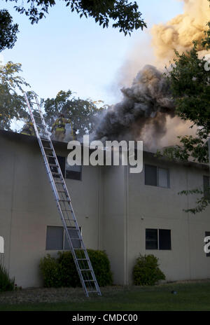 July 21, 2012 - Modesto, CA, USA - An apartment fire on Robertson Rd in Modesto CA destroyed several apartments July 21th 2012. (Credit Image: © Marty Bicek/ZUMAPRESS.com) Stock Photo