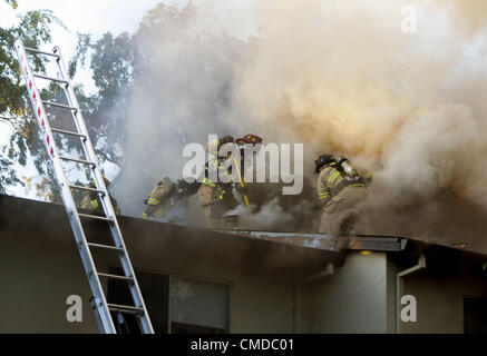 July 21, 2012 - Modesto, CA, USA - An apartment fire on Robertson Rd in Modesto CA destroyed several apartments July 21th 2012. (Credit Image: © Marty Bicek/ZUMAPRESS.com) Stock Photo