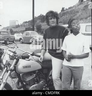 MICHAEL COLE joined with Hollywood stuntmen in delighting more than 100 ...