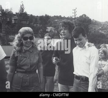 MICHAEL COLE joined with Hollywood stuntmen in delighting more than 100 ...