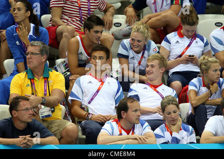 TOM DAILEY WATCHING THE SWIMMI GREAT BRITAIN STRATFORD LONDON ENGLAND 28 July 2012 Stock Photo