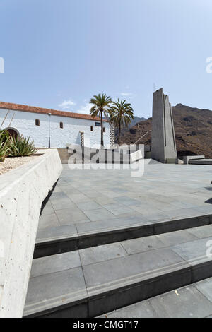 The Plaza de Espana in Adeje, Tenerife, designed by the Canarian architect Fernando Menis. It has been nominated as a finalist in the World Architecture Festival in the category 'New and Old', to be held in Singapore from the 3rd till the 5th October 2012. Adeje, Tenerife, Canary Islands, Spain. Stock Photo