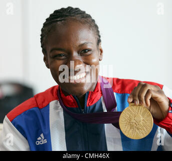 NICOLA ADAMS WITH HER GOLD MED GREAT BRITAIN EXCELL ARENA LONDON ENGLAND 09 August 2012 Stock Photo